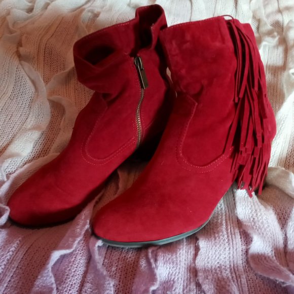 Red Boots with fringe - Picture 1 of 4